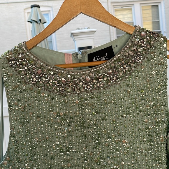 Mac Duggal - Mint Green Sequined Sleeveless Embellished Neckline Gown Size 14 - Picture 5 of 17